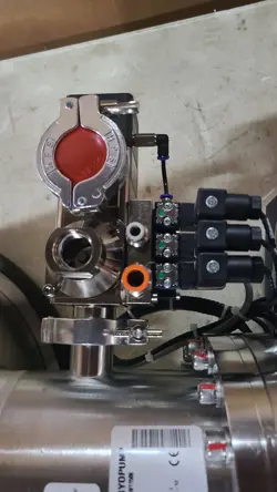 CTI-Cryogenics cryogenic vacuum equipment 320FE cryogenic vacuum-system component auction image