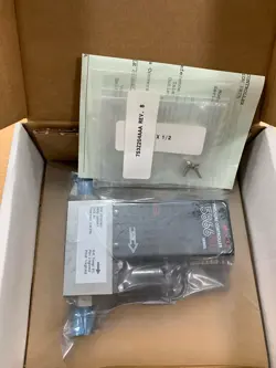 Brooks Instrument 22-029968-00 pressure controller and thermal flow meter assembly auction image